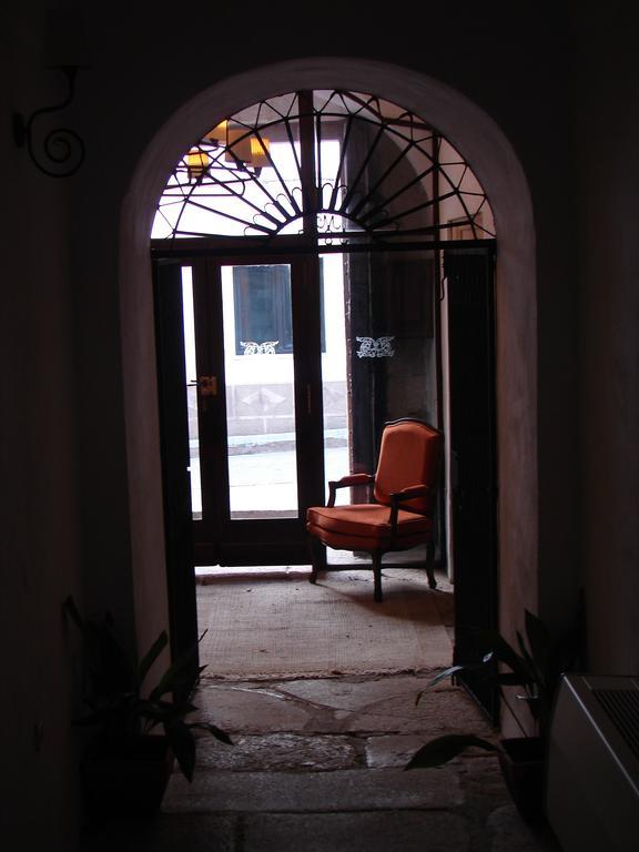 Hotel Casa Escobar & Jerez Valencia de Alcántara Buitenkant foto